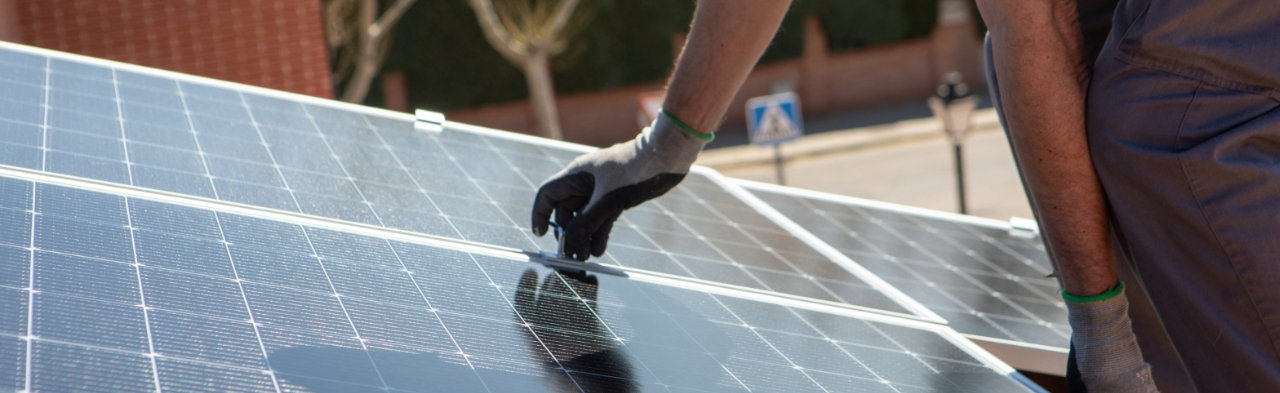 poj niam ua haujlwm ntawm lub laptop