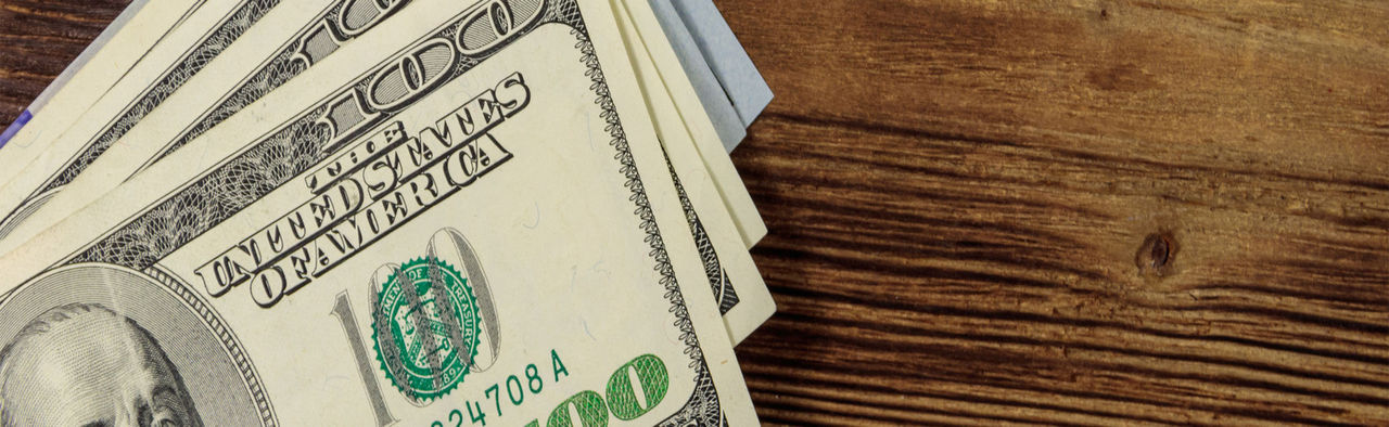 poj niam ua haujlwm ntawm lub laptop