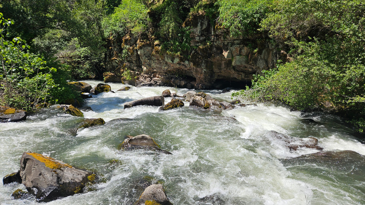 Água a fluir através de Battle Creek